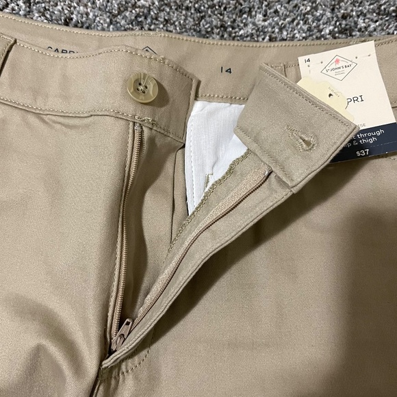 St John's Bay Women’s Capris, mid rise, slender fit, size 14, new with tags - Picture 8 of 15